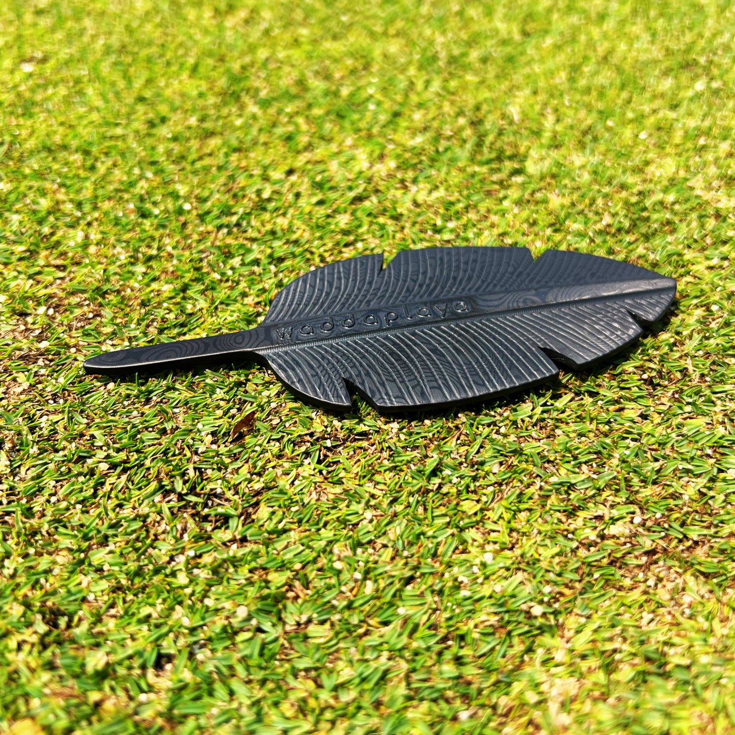Black Damascus Steel Feather Divot Tool - Single Prong
