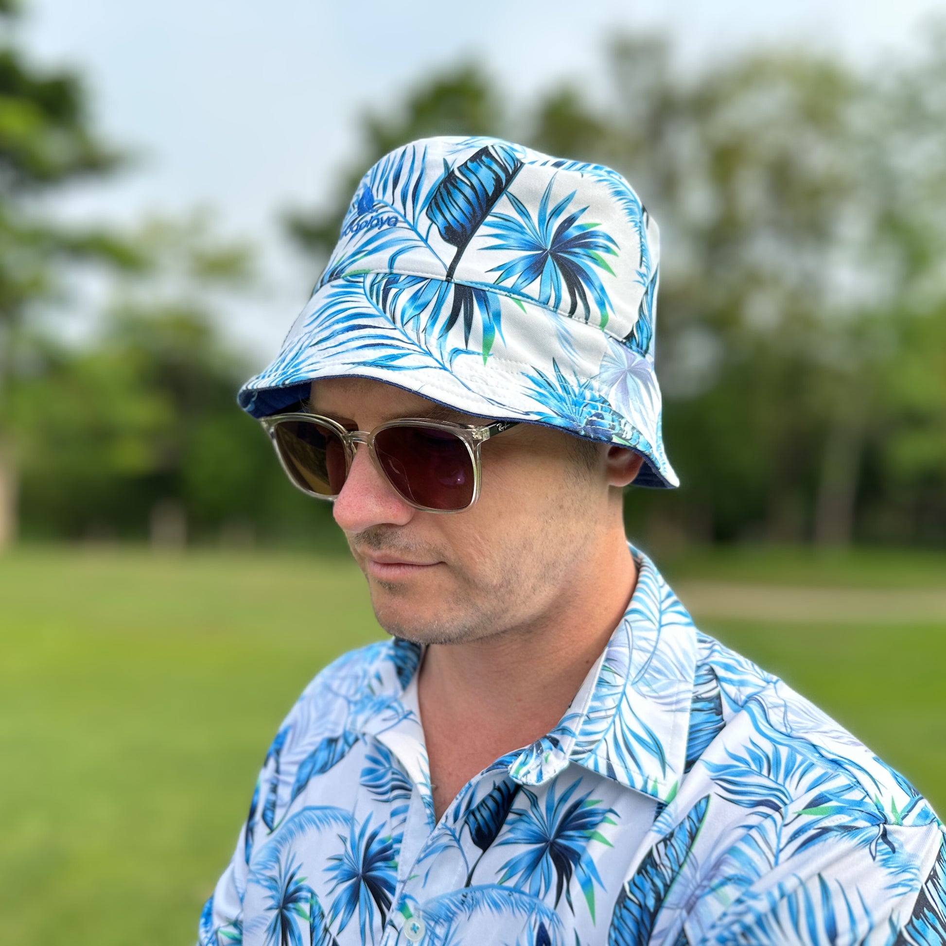 Blue and white bucket hat sales