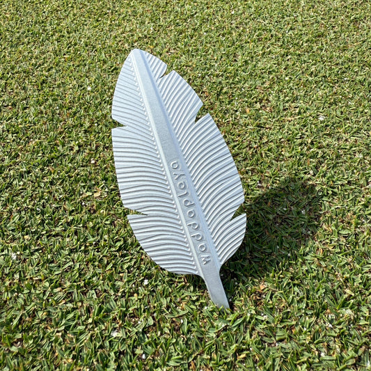 Single Prong Stainless Steel Feather Divot Tool