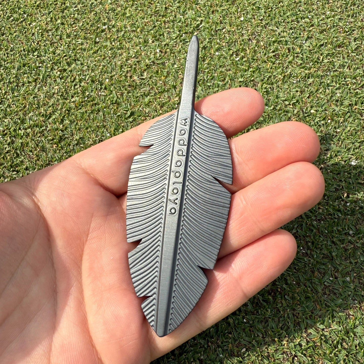 Single Prong Stainless Steel Feather Divot Tool